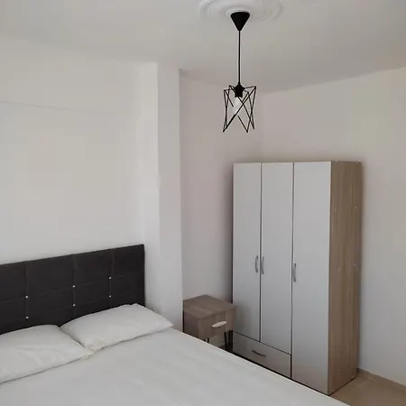 בית נופש Aspen Villa'S מוגלה